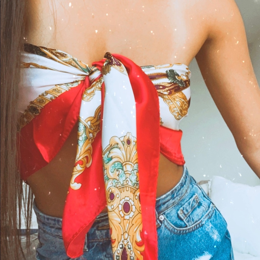Red chain top
